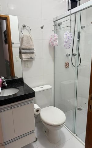 Casa de condomínio à venda com 130m², 3 quartos e 2 vagas Casa de condomínio à venda com 130m², 3 quartos e 2 vagasBanheiro 1