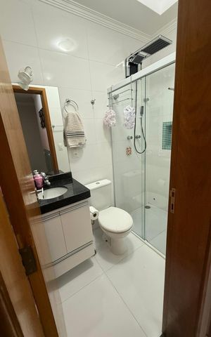 Casa de condomínio à venda com 130m², 3 quartos e 2 vagas Casa de condomínio à venda com 130m², 3 quartos e 2 vagasBanheiro 1
