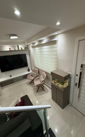 Casa de condomínio à venda com 130m², 3 quartos e 2 vagas Casa de condomínio à venda com 130m², 3 quartos e 2 vagasSala