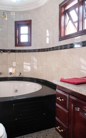 Casa para alugar com 308m², 3 quartos e 13 vagasBanheiro da Suíte