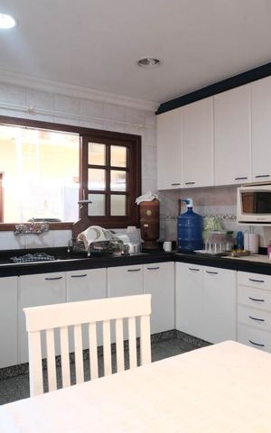 Casa para alugar com 308m², 3 quartos e 13 vagasCozinha