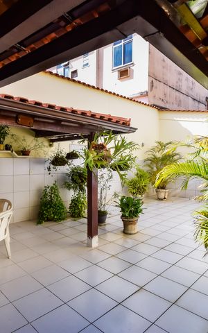 Casa de condomínio à venda com 243m², 5 quartos e 3 vagas Casa de condomínio à venda com 243m², 5 quartos e 3 vagasÁrea gourmet