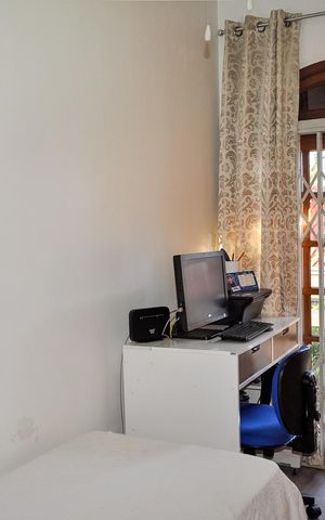 Casa à venda com 244m², 5 quartos e 5 vagas Casa à venda com 244m², 5 quartos e 5 vagasQuarto 2