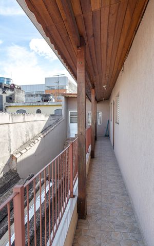 Casa à venda com 200m², 4 quartos e 3 vagas Casa à venda com 200m², 4 quartos e 3 vagasCasa 2 - Vista