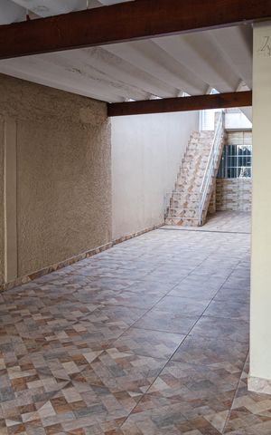 Casa à venda com 200m², 4 quartos e 3 vagas Casa à venda com 200m², 4 quartos e 3 vagasCasa 1 - Garagem