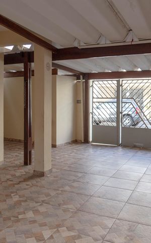 Casa à venda com 200m², 4 quartos e 3 vagas Casa à venda com 200m², 4 quartos e 3 vagasCasa 1 - Garagem