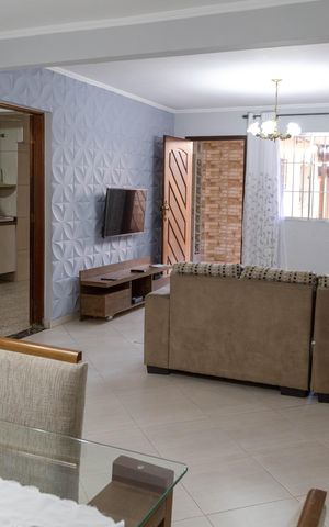 Casa à venda com 200m², 4 quartos e 3 vagas Casa à venda com 200m², 4 quartos e 3 vagasCasa 1 - Sala