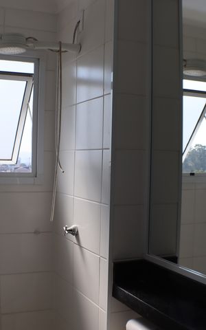 Apartamento para alugar com 55m², 2 quartos e 2 vagas Apartamento para alugar com 55m², 2 quartos e 2 vagasBanheiro