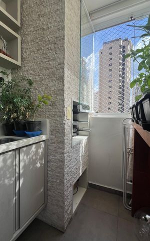 Apartamento à venda com 221m², 4 quartos e 4 vagasVaranda Sala