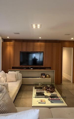 Apartamento à venda com 221m², 4 quartos e 4 vagasSala