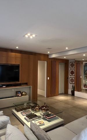 Apartamento à venda com 221m², 4 quartos e 4 vagasSala