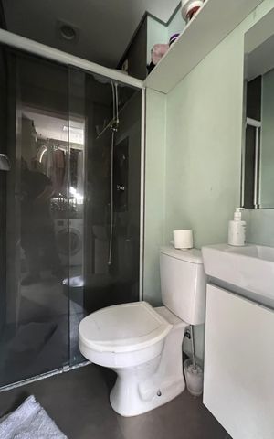 Apartamento à venda com 221m², 4 quartos e 4 vagasBanheiro de serviço