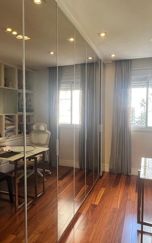 Apartamento à venda com 221m², 4 quartos e 4 vagasCloset da suíte 3