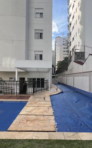 Apartamento à venda com 221m², 4 quartos e 4 vagasÁrea comum - Piscina