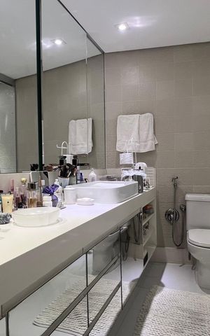 Apartamento à venda com 221m², 4 quartos e 4 vagasBanheiro da Suíte 3