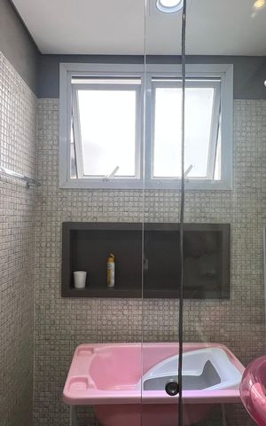 Apartamento à venda com 221m², 4 quartos e 4 vagasBanheiro da Suíte 1