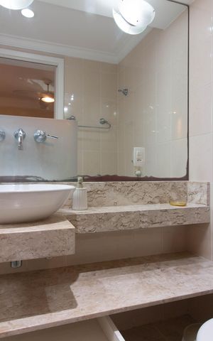 Apartamento à venda com 77m², 3 quartos e 1 vaga Apartamento à venda com 77m², 3 quartos e 1 vagaBanheiro da Suíte
