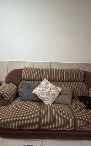 Casa à venda com 90m², 2 quartos e 1 vagaSala