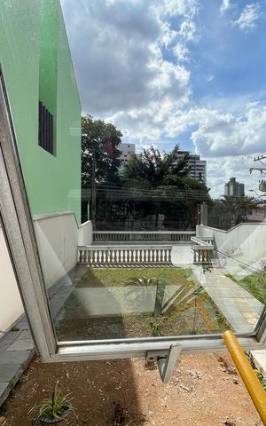 Casa à venda com 170m², 4 quartos e 2 vagas Casa à venda com 170m², 4 quartos e 2 vagasVista da Sala