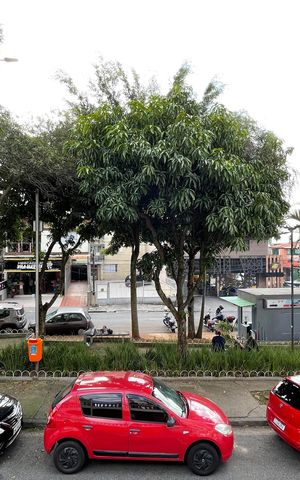 Casa à venda com 170m², 4 quartos e 2 vagas Casa à venda com 170m², 4 quartos e 2 vagasVista da Área Externa