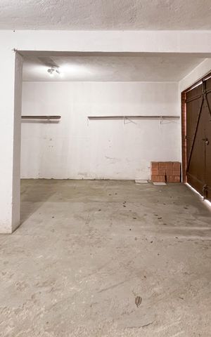 Casa à venda com 170m², 4 quartos e 2 vagas Casa à venda com 170m², 4 quartos e 2 vagasGaragem