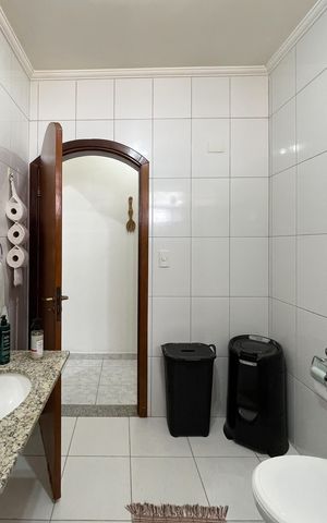 Casa à venda com 170m², 4 quartos e 2 vagas Casa à venda com 170m², 4 quartos e 2 vagasBanheiro Social 2