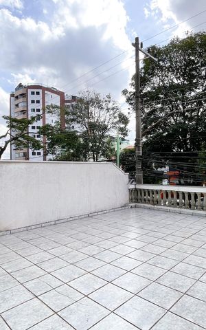 Casa à venda com 170m², 4 quartos e 2 vagas Casa à venda com 170m², 4 quartos e 2 vagasÁrea Externa