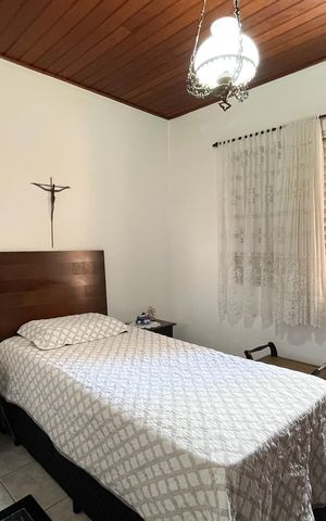 Casa à venda com 170m², 4 quartos e 2 vagas Casa à venda com 170m², 4 quartos e 2 vagasQuarto 4