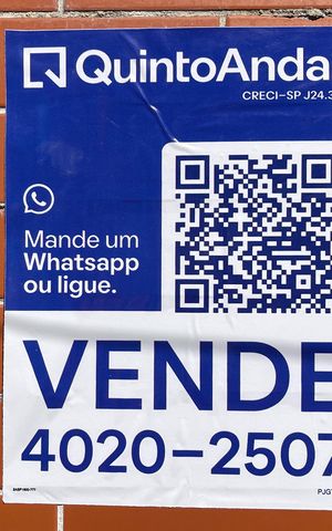 Casa à venda com 170m², 4 quartos e 2 vagas Casa à venda com 170m², 4 quartos e 2 vagasPlaca