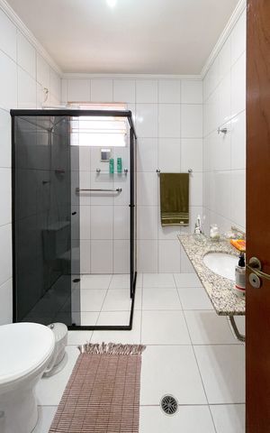Casa à venda com 170m², 4 quartos e 2 vagas Casa à venda com 170m², 4 quartos e 2 vagasBanheiro Social 2