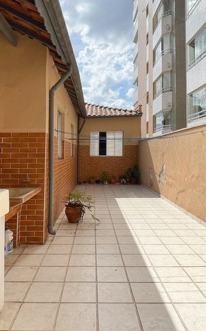 Casa à venda com 170m², 4 quartos e 2 vagas Casa à venda com 170m², 4 quartos e 2 vagasÁrea de Serviço