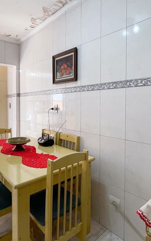 Casa à venda com 170m², 4 quartos e 2 vagas Casa à venda com 170m², 4 quartos e 2 vagasSala de Jantar