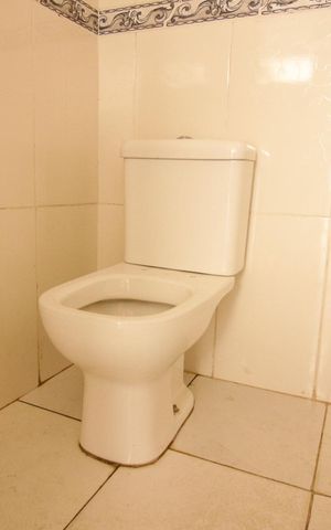 Casa para alugar com 85m², 2 quartos e 1 vaga Casa para alugar com 85m², 2 quartos e 1 vagaBanheiro