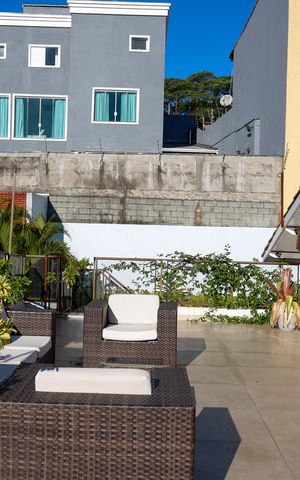 Casa à venda com 444m², 4 quartos e 4 vagas Casa à venda com 444m², 4 quartos e 4 vagasSacada