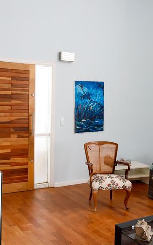 Casa à venda com 444m², 4 quartos e 4 vagas Casa à venda com 444m², 4 quartos e 4 vagasSala