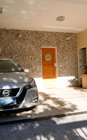 Casa à venda com 444m², 4 quartos e 4 vagas Casa à venda com 444m², 4 quartos e 4 vagasGaragem