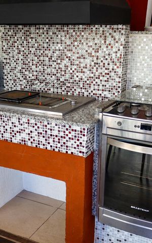 Casa à venda com 444m², 4 quartos e 4 vagas Casa à venda com 444m², 4 quartos e 4 vagasÁrea comum - Churrasqueira