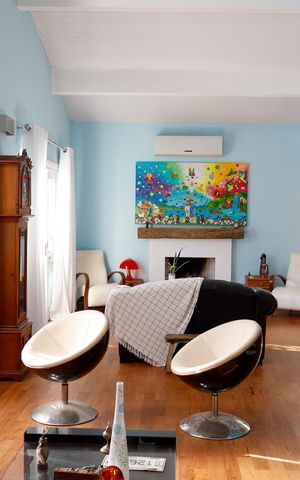 Casa à venda com 444m², 4 quartos e 4 vagas Casa à venda com 444m², 4 quartos e 4 vagasSala