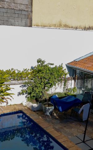 Casa à venda com 444m², 4 quartos e 4 vagas Casa à venda com 444m², 4 quartos e 4 vagasÁrea comum