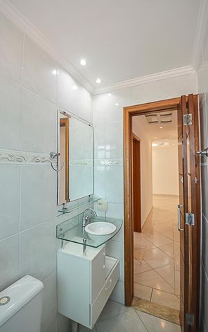 Apartamento à venda com 55m², 2 quartos e 1 vaga Apartamento à venda com 55m², 2 quartos e 1 vagaBanheiro
