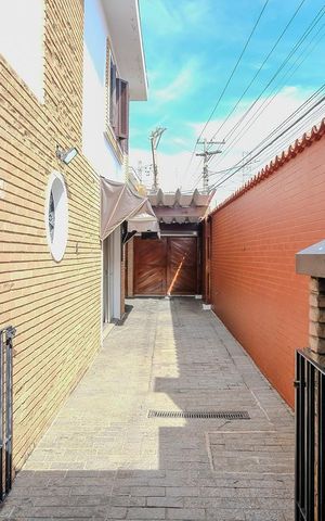 Casa à venda com 200m², 4 quartos e 3 vagasQuintal