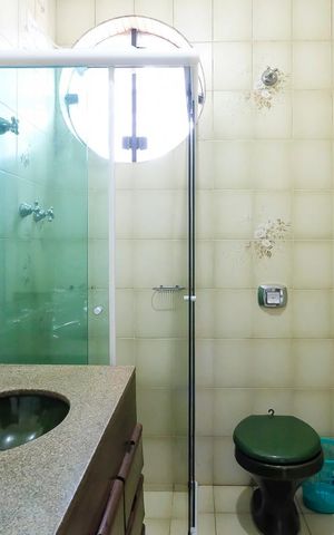 Casa à venda com 200m², 4 quartos e 3 vagasBanheiro