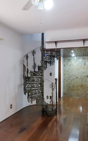 Casa à venda com 200m², 4 quartos e 3 vagasSala