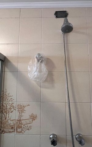 Apartamento à venda com 135m², 3 quartos e 1 vaga Apartamento à venda com 135m², 3 quartos e 1 vagaBanheiro da Suíte