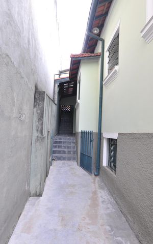 Casa à venda com 160m², 3 quartos e 2 vagasCorredor lateral