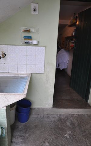 Casa à venda com 160m², 3 quartos e 2 vagasÁrea de Serviço