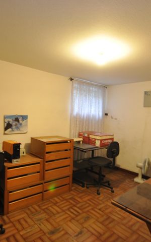 Casa à venda com 160m², 3 quartos e 2 vagasQuarto de Serviço