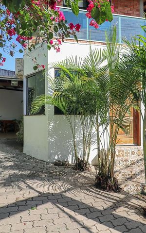 Casa à venda com 130m², 3 quartos e 3 vagasFachada