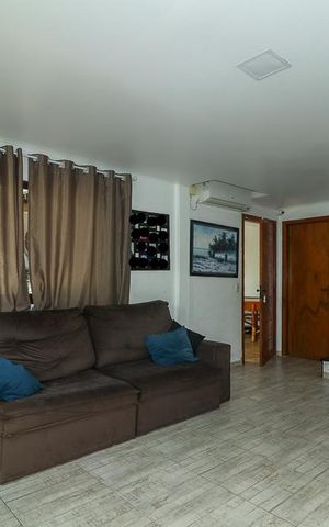 Casa à venda com 130m², 3 quartos e 3 vagasSala