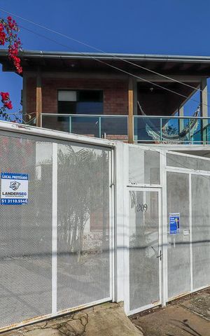 Casa à venda com 130m², 3 quartos e 3 vagasFachada